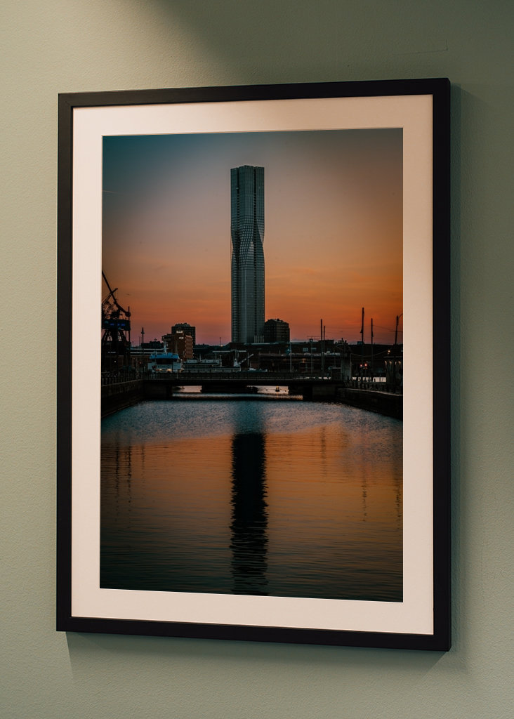 Karlatornet by night