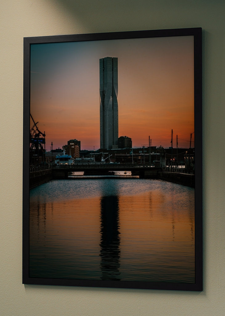 Karlatornet by night