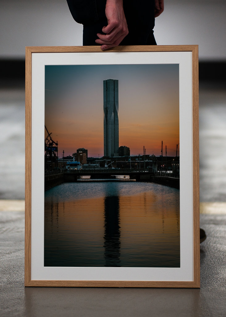 Karlatornet by night