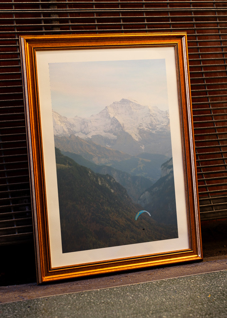 Paraglading across the Alps