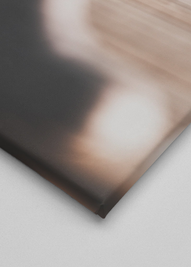 Haaveilee järven rannalla