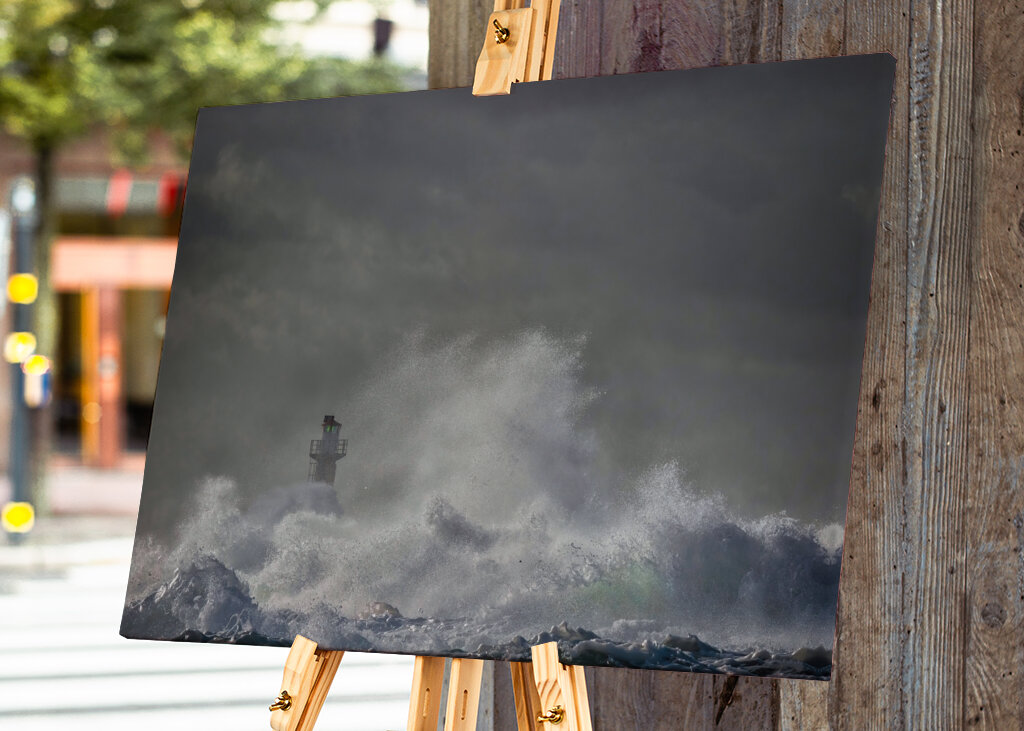 Stormen omfavner fyret