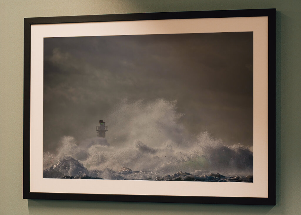 Stormen omfavner fyret