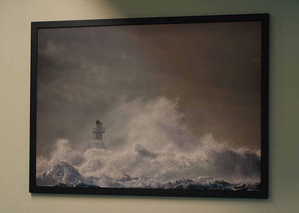 Stormen omfavner fyret