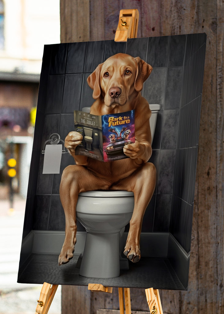 Zorro Labrador Rojo en el Inodoro