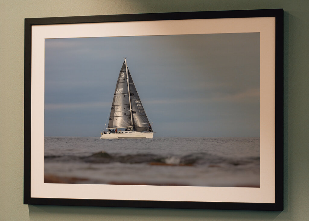 Full moon over Högby lighthous