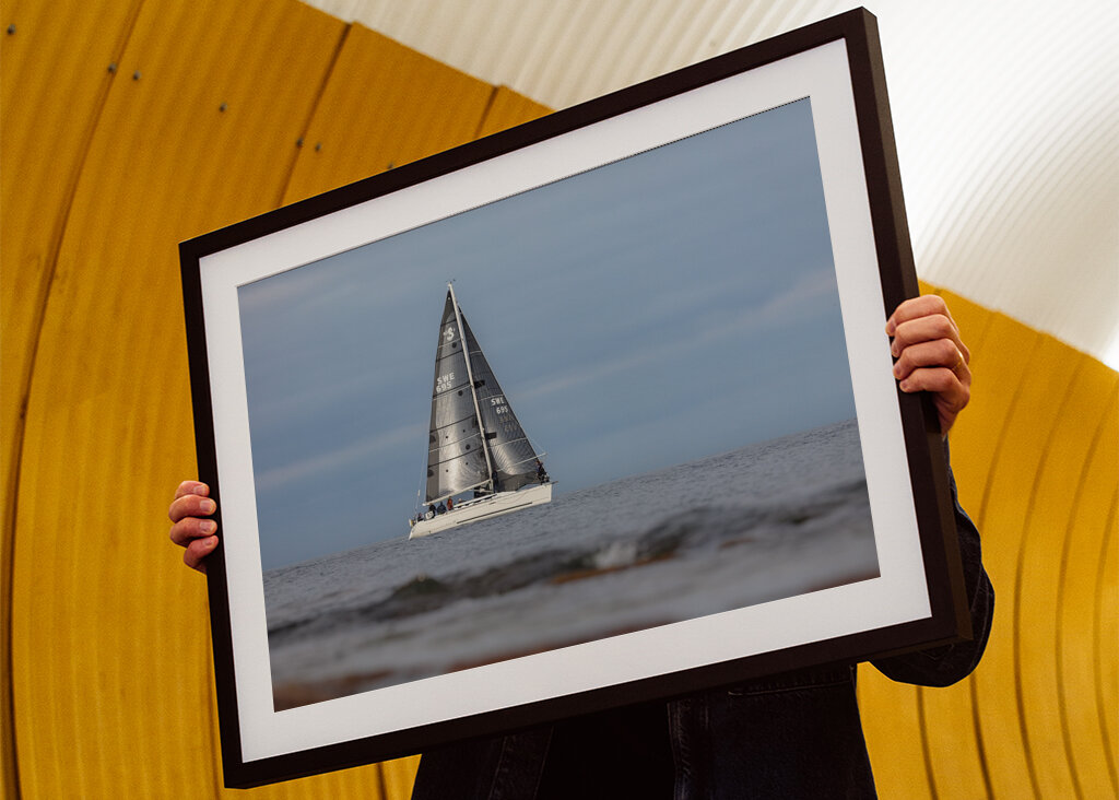 Full moon over Högby lighthous