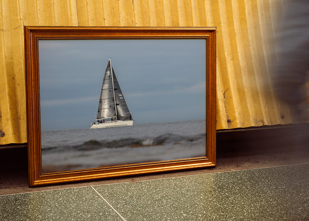 Full moon over Högby lighthous