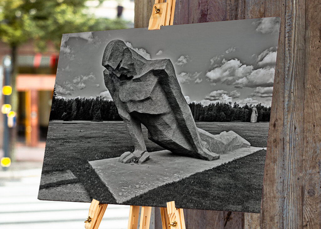 The Unbroken , Black and white