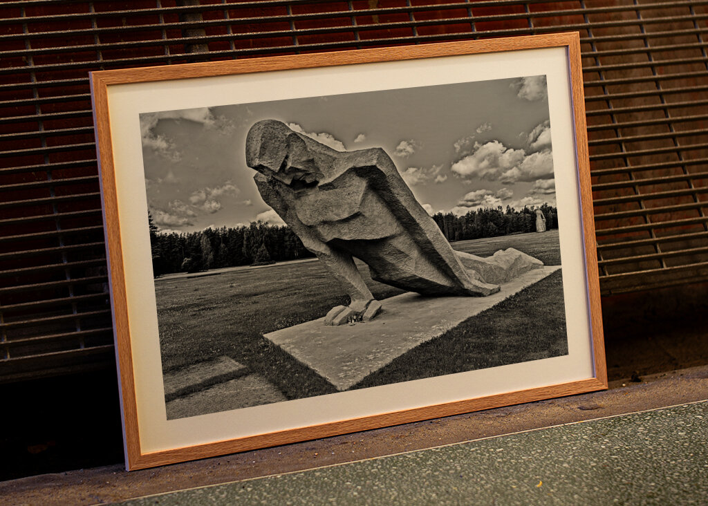 The Unbroken , Black and white