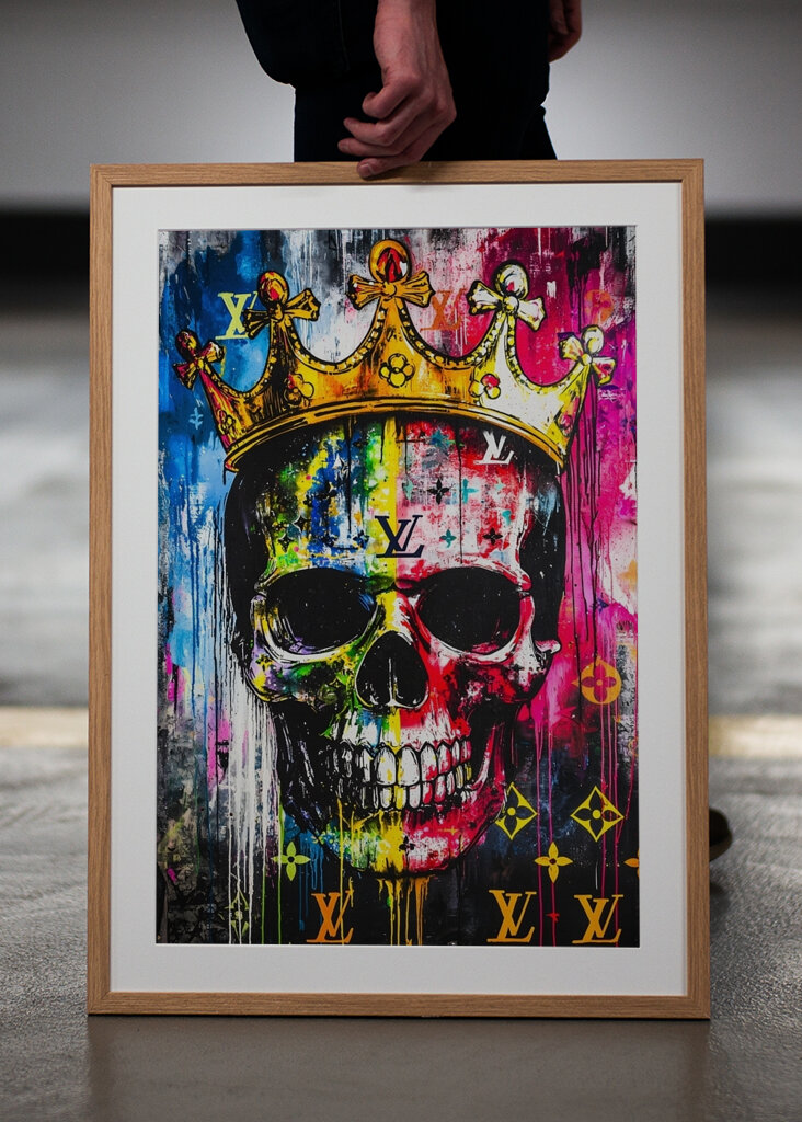 Graffiti art Skull and crown