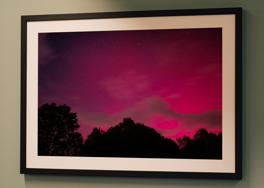 Polarlichter und Wolken