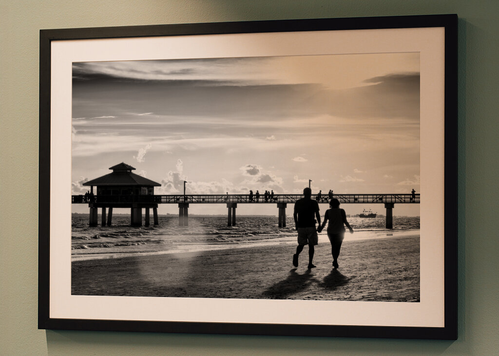 Milenci při západu slunce