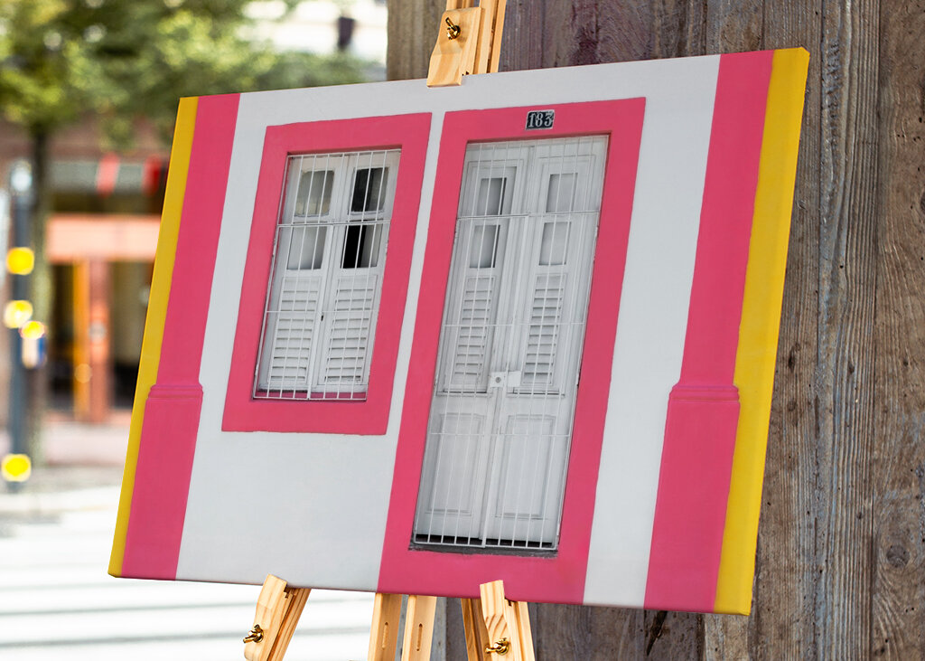 Värikkään talon julkisivu