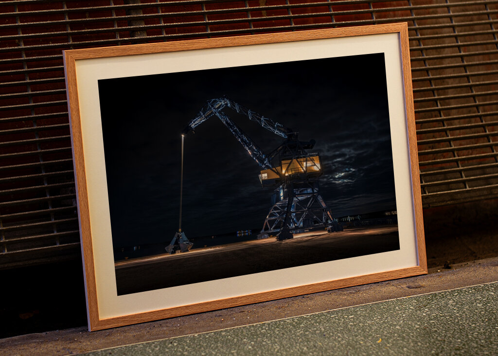 The old harbor crane