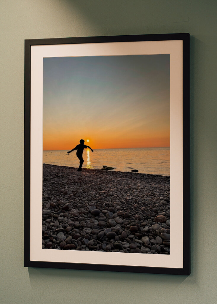 Magická hra kamenů při západu slunce