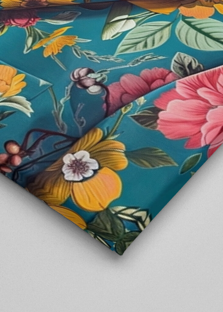 Medve virágos öltönyben és árnyalatokban