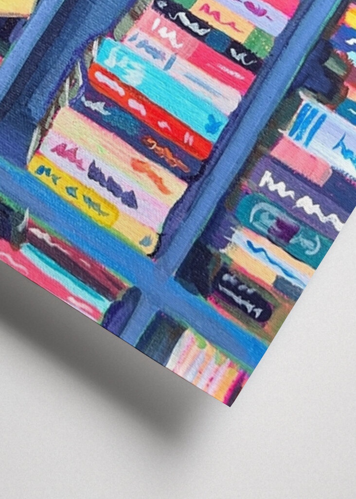 Scaffali colorati per libri