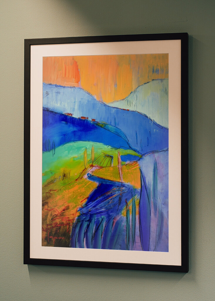 Lebendiger Blick auf die Hügel