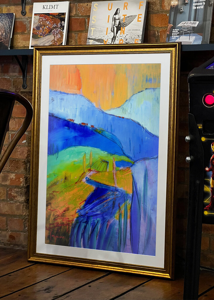 Lebendiger Blick auf die Hügel