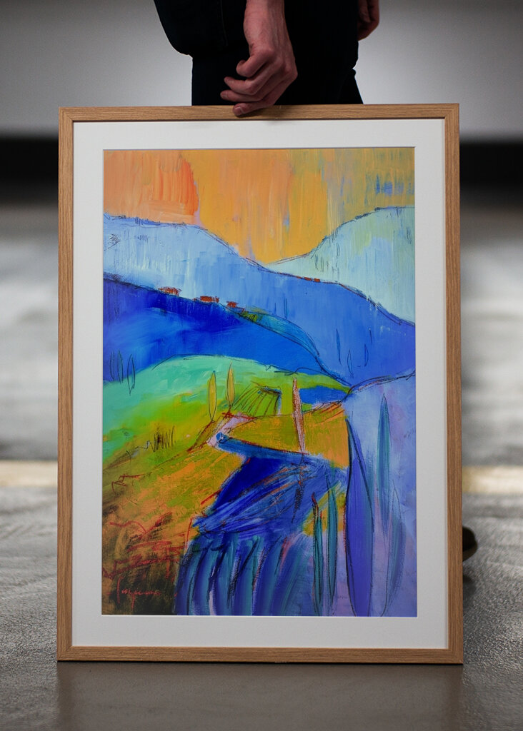 Lebendiger Blick auf die Hügel