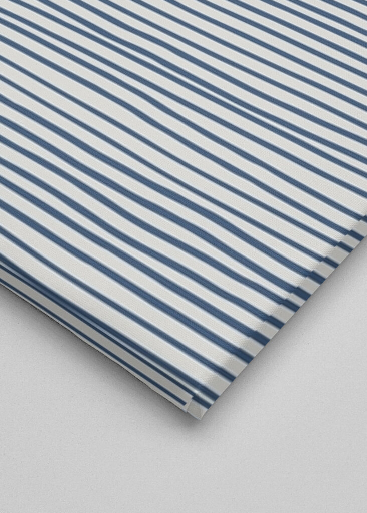 Vela serena ao pôr do sol