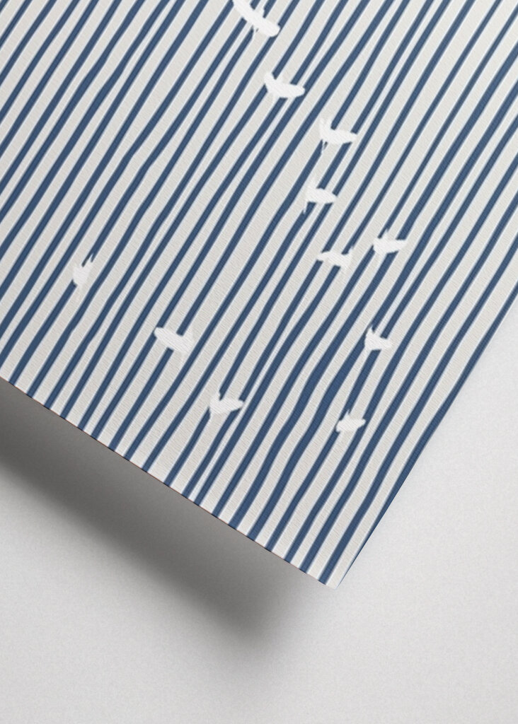 Vela serena ao pôr do sol