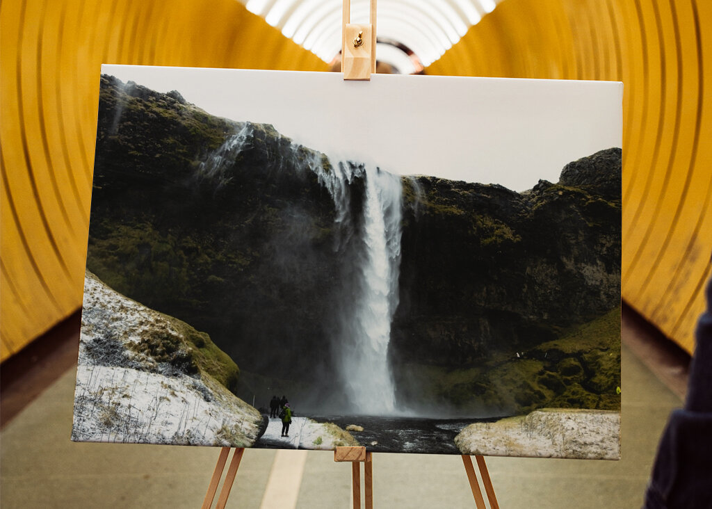 Seljalandsfoss bei stürmischem Wetter
