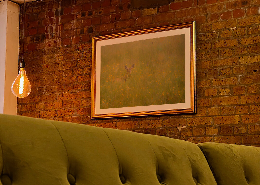 A szarvas a fű rejtett birodalmában