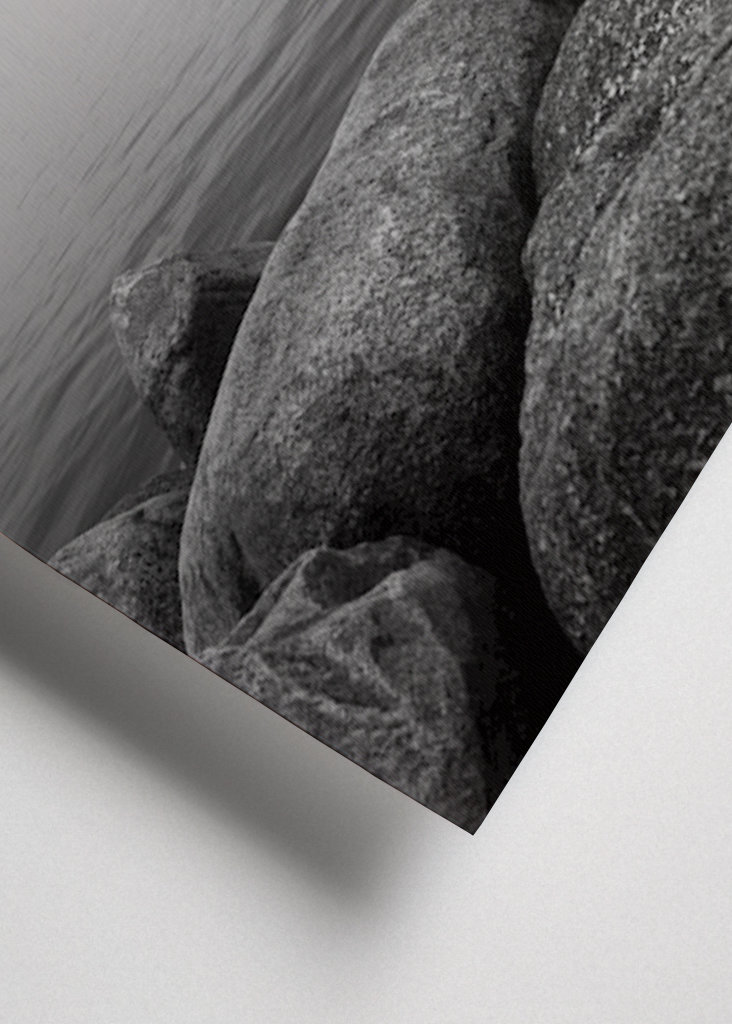 Přes most černá a bílá