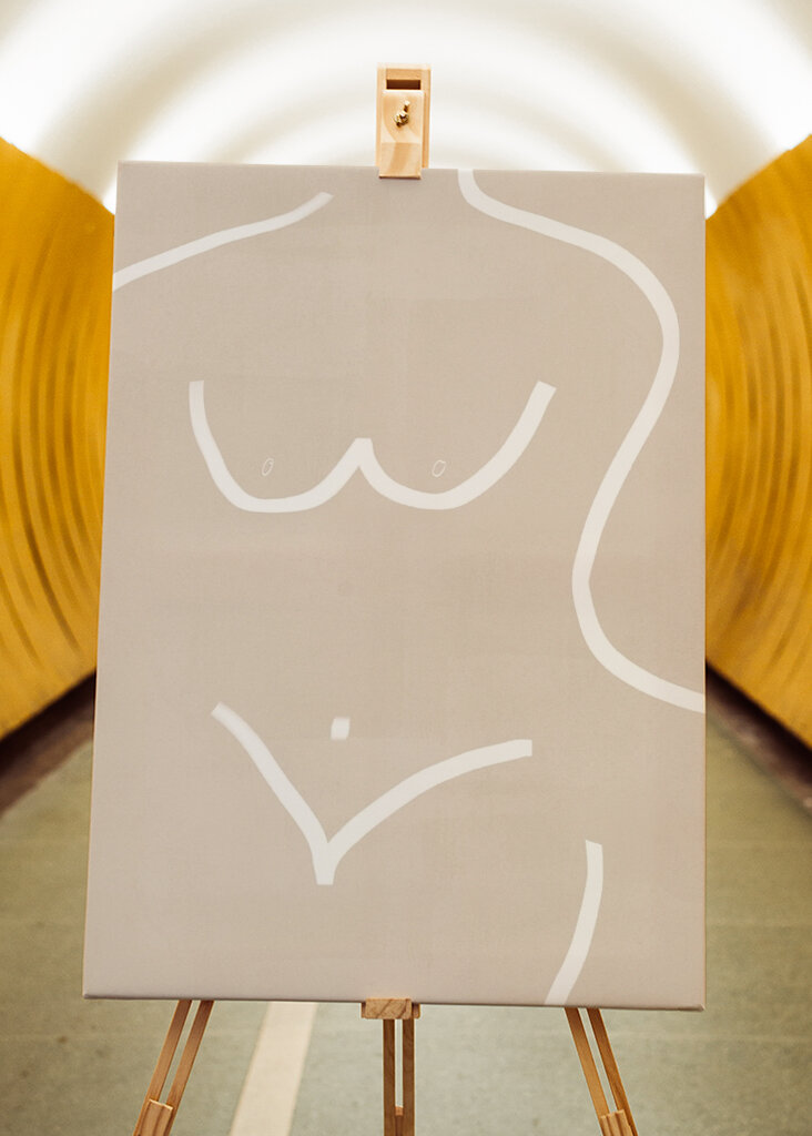 Minimalist Nude Lines