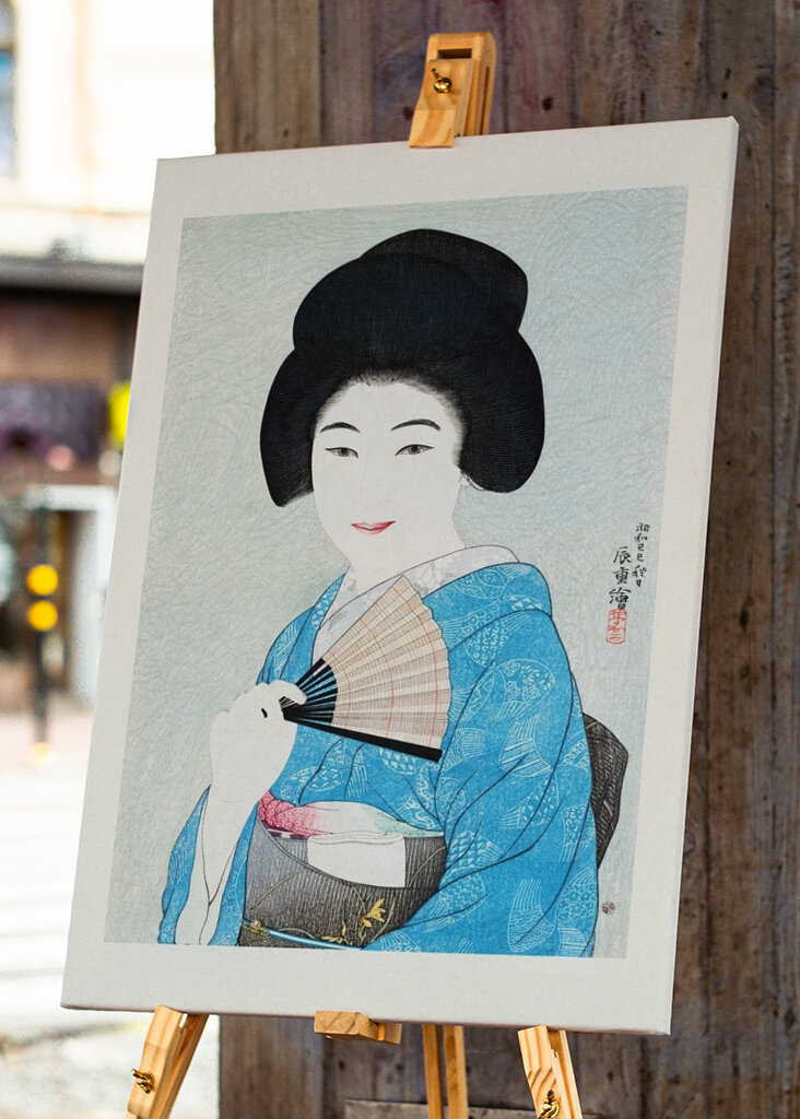 Eleganter blauer Kimono