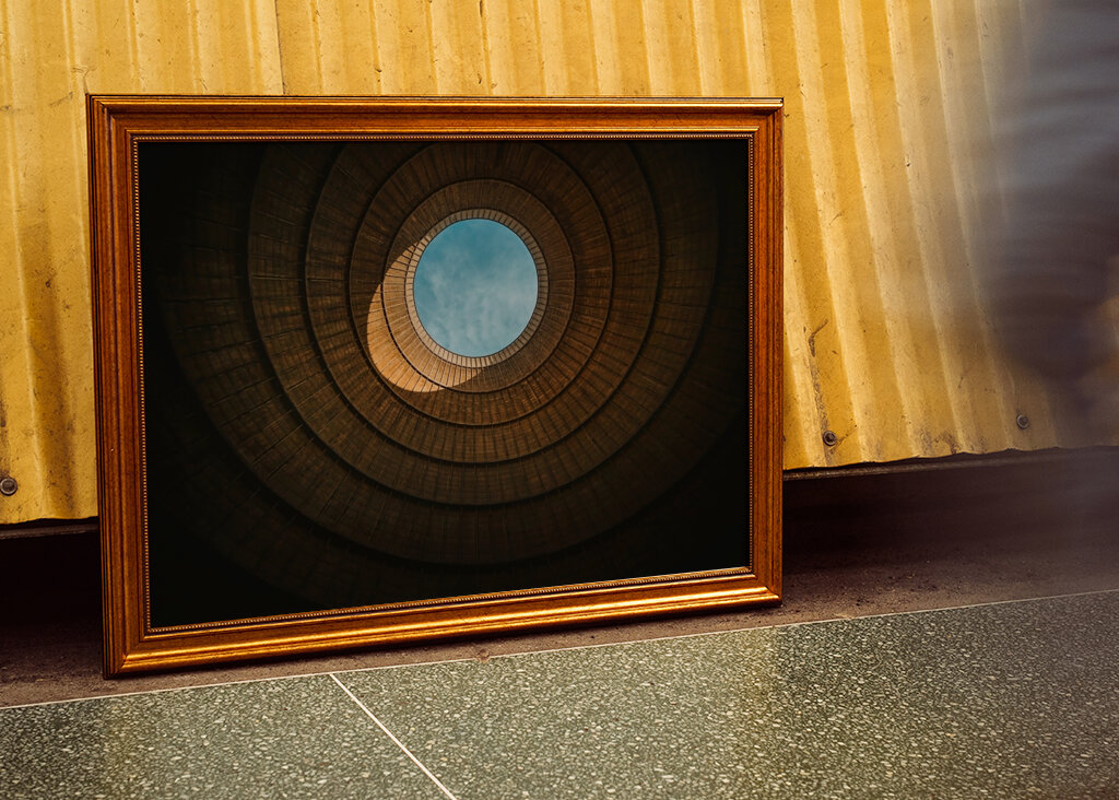 Verlassener Kühlturm IM