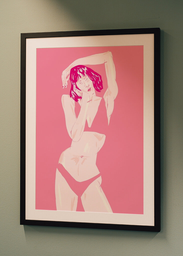 Drømmende lyserød positur