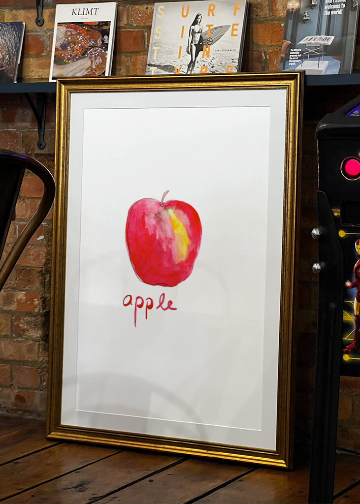 Vibrante schizzo di mela