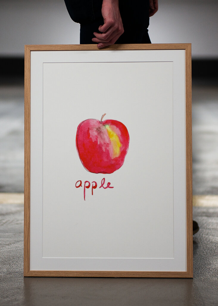 Vibrante schizzo di mela