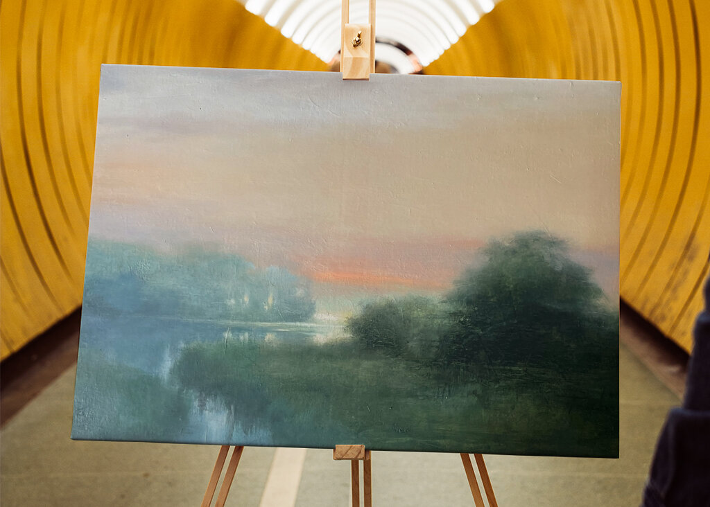 Reflejo del Amanecer Brumoso