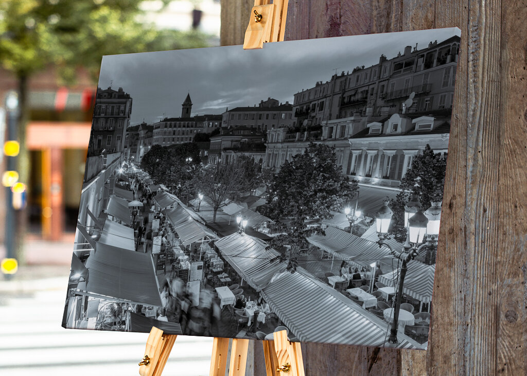  Cours Saleya in Nice at night