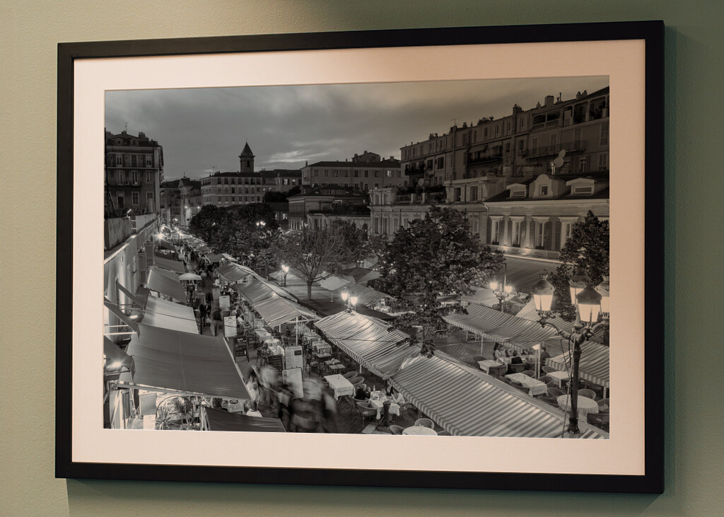  Cours Saleya in Nice at night