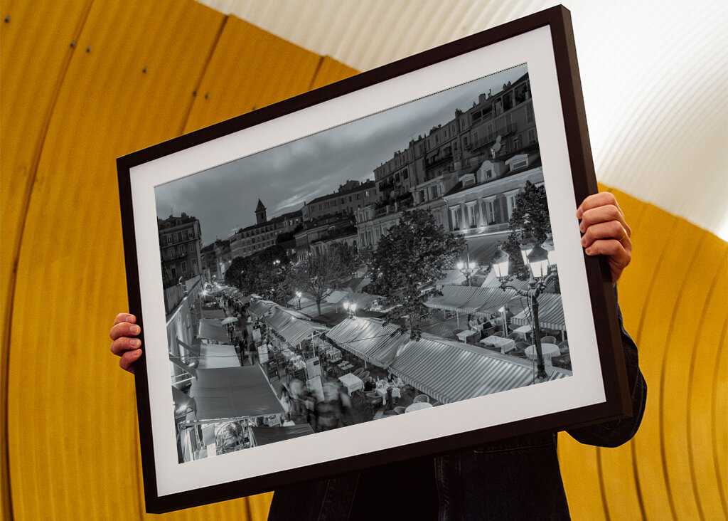  Cours Saleya in Nice at night