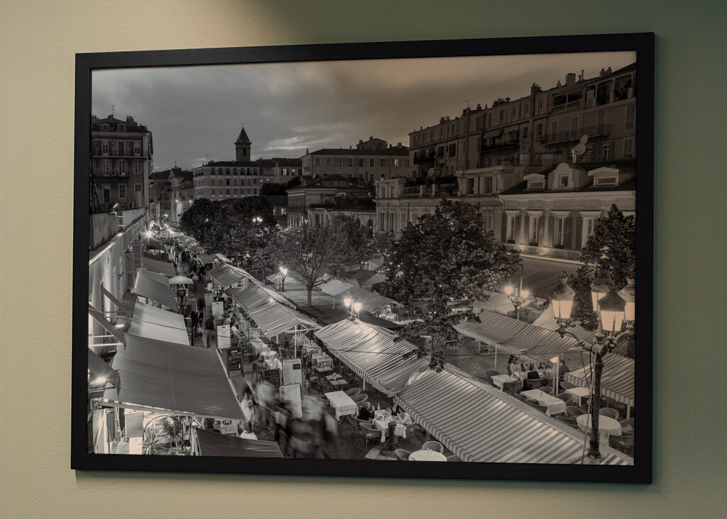  Cours Saleya in Nice at night