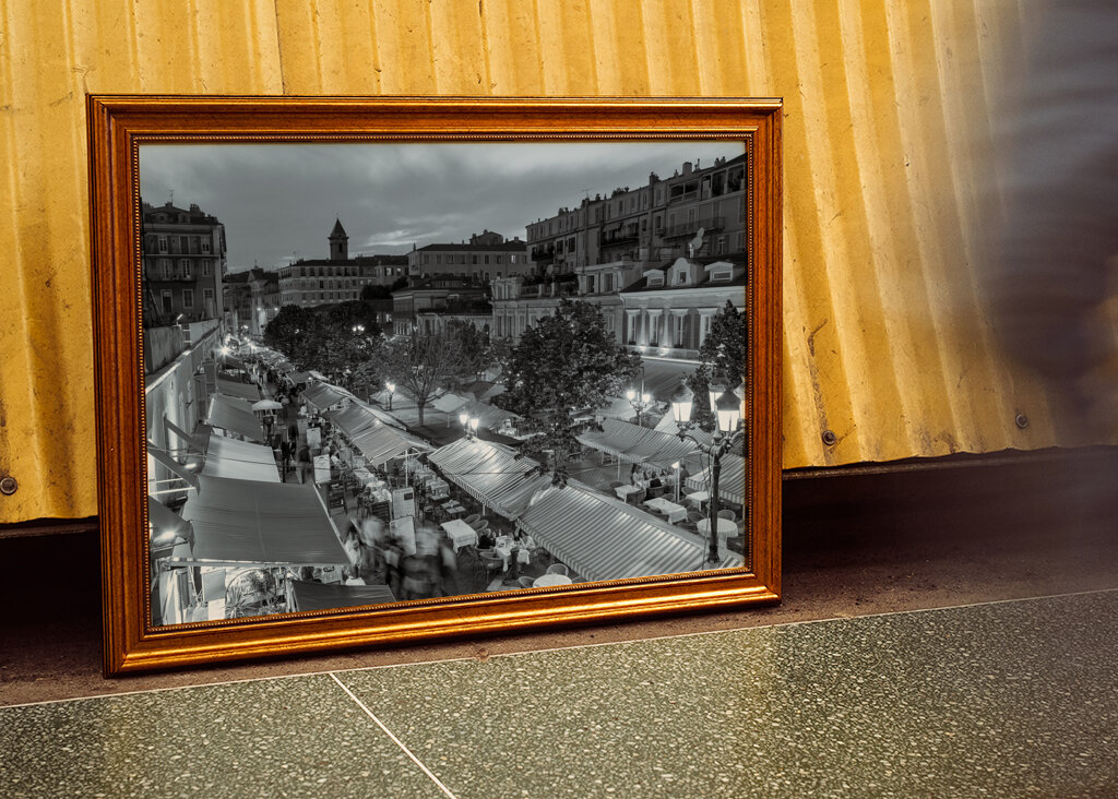  Cours Saleya in Nice at night