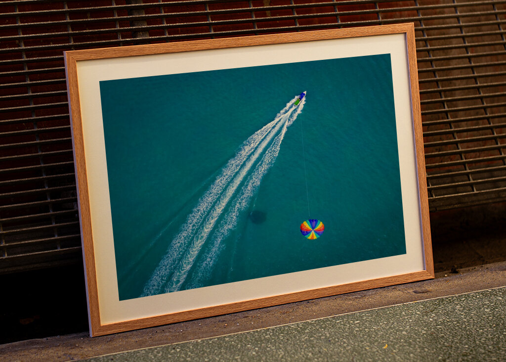 Parasailing und Spaß am Meer