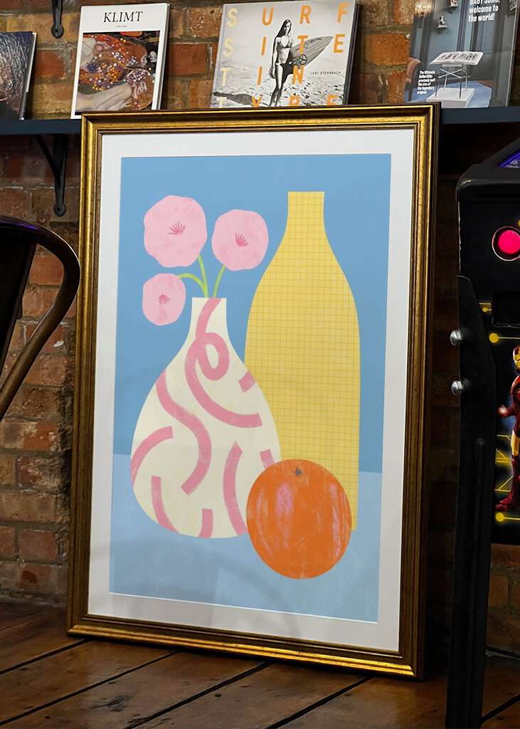 Trio di vasi e frutta