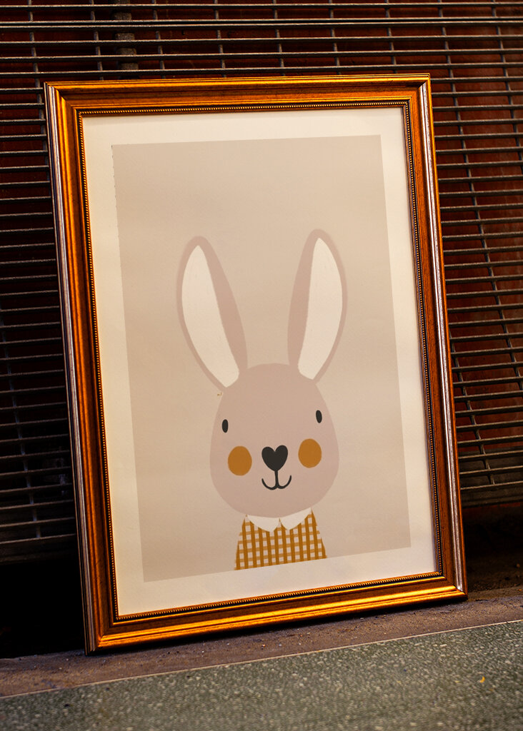 Hase im karierten T-Shirt