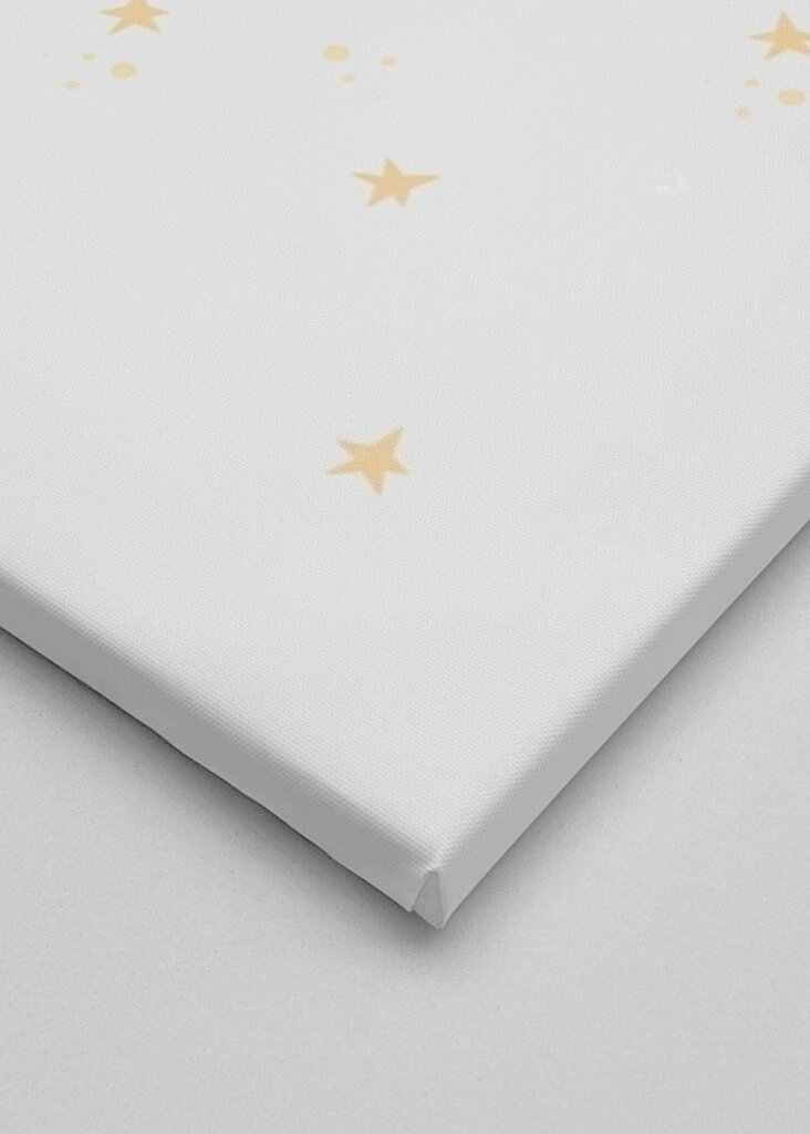 Cielo dorato illuminato dalla luna