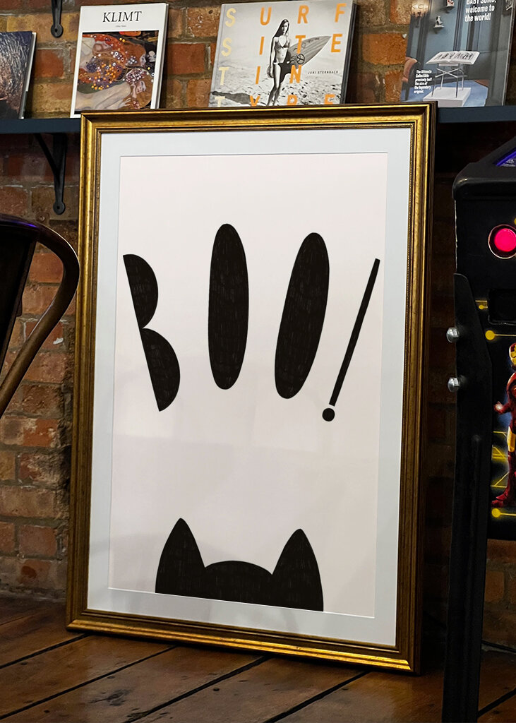 Überraschungsgruß der Katze