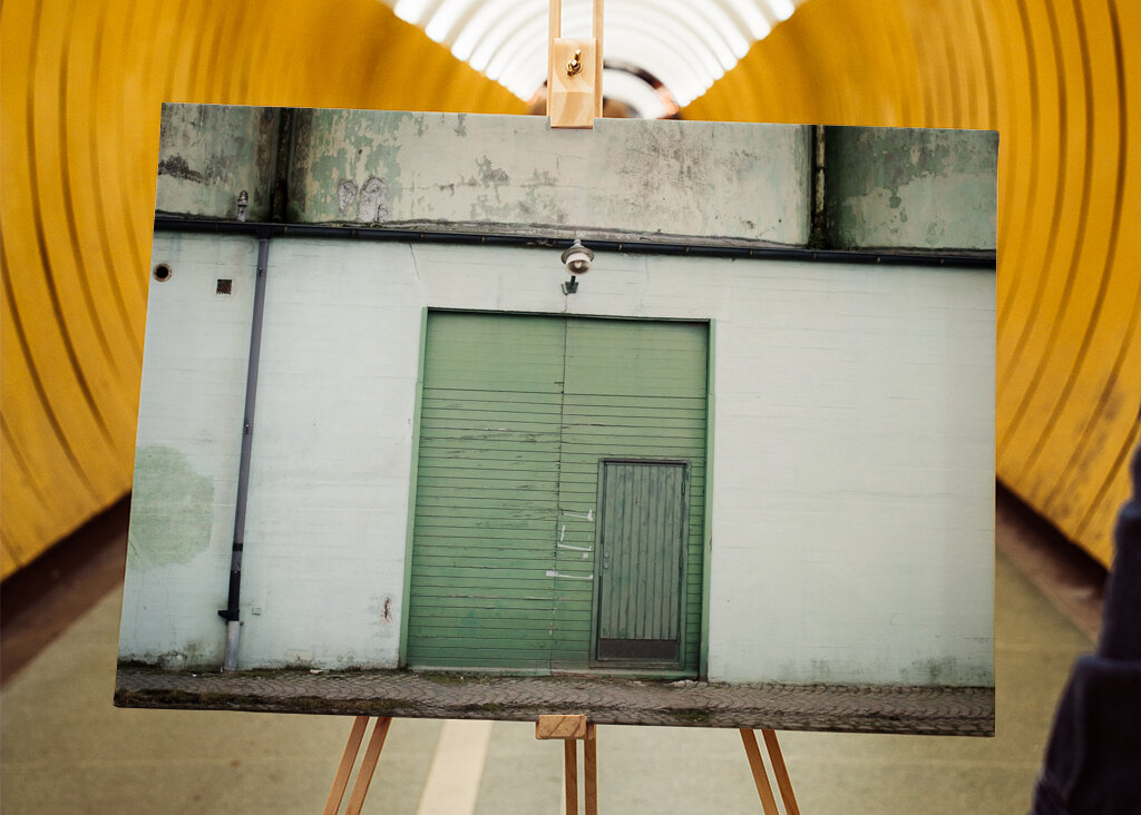 Industribygning dør til dør