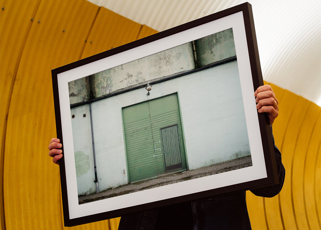 Industribygning dør til dør