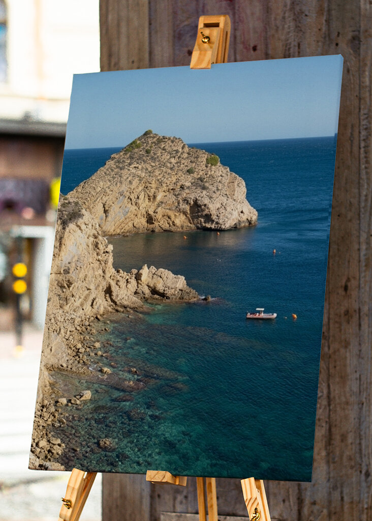 Sziklák és mediterrán öböl